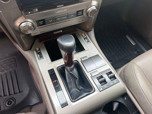 Used 2015 Lexus GX 460 w/ Premium Package AWD/4WD image 30