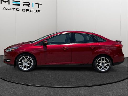 Used 2015 Ford Focus SE w/ Equipment Group 201A FWD image 5