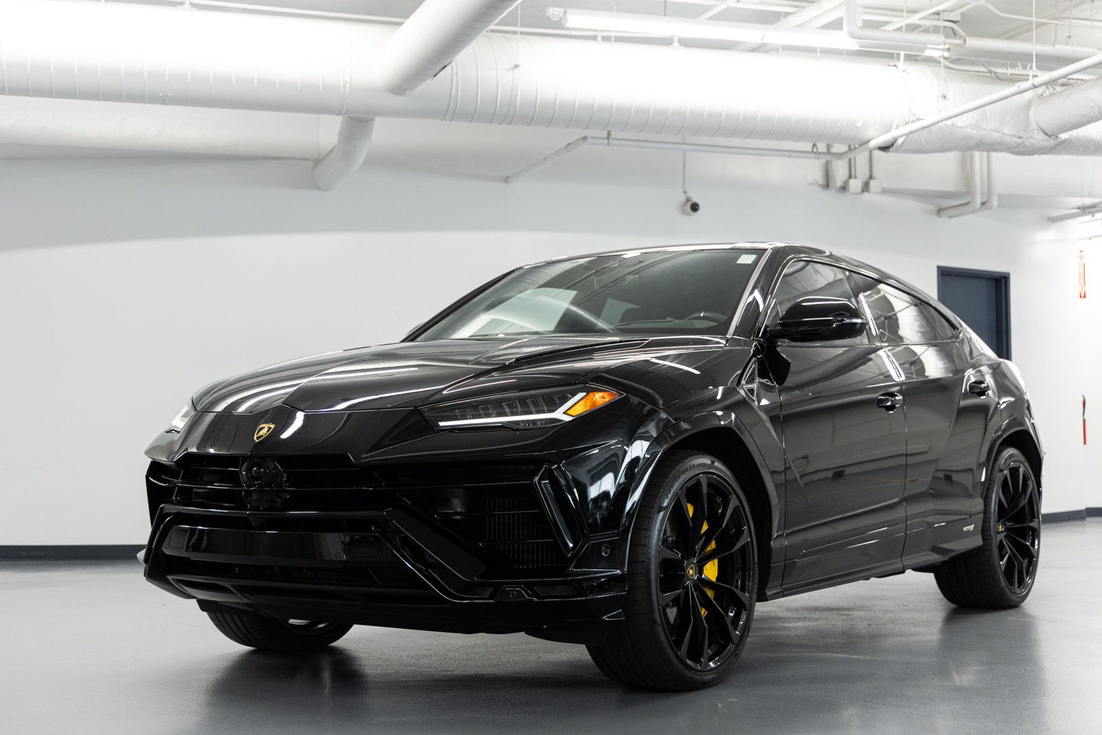 Used 2024 Lamborghini Urus S AWD/4WD image 4