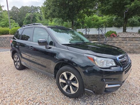 Used 2017 Subaru Forester 2.5i Premium AWD/4WD image 1