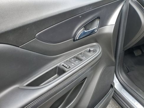 Used 2020 Buick Encore Preferred FWD image 17