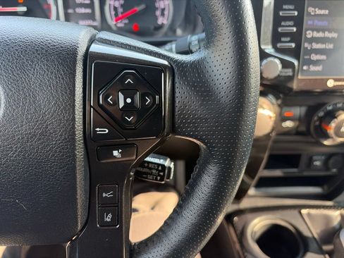 Used 2020 Toyota 4Runner TRD Off-Road Premium w/ Moonroof Package AWD/4WD image 29