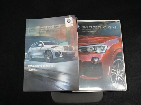 Used 2022 BMW X5 sDrive40i w/ Parking Assistance Package image 27