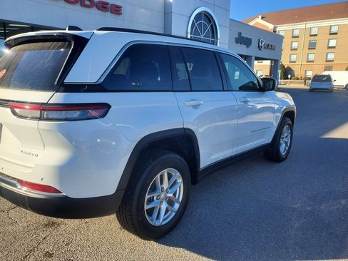 New 2025 Jeep Grand Cherokee Laredo image 5