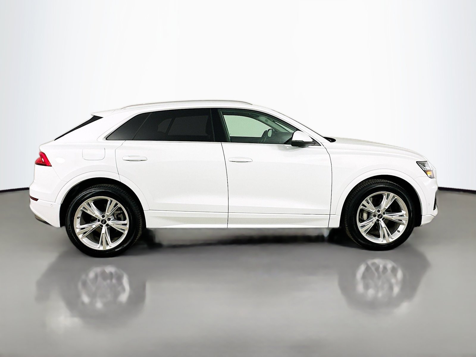 Used 2023 Audi Q8 Prestige w/ Prestige Package AWD/4WD image 4