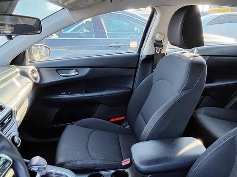 Used 2021 Kia Forte LXS FWD image 9