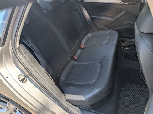 Used 2014 Volkswagen Passat 1.8T Wolfsburg Edition FWD image 19