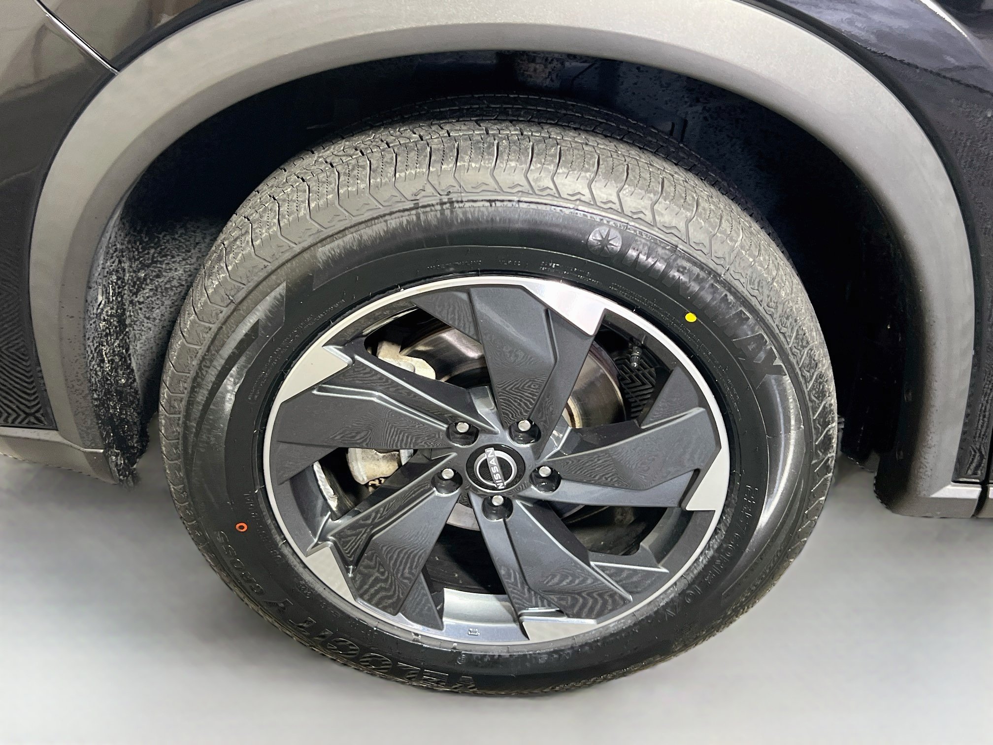 Used 2024 Nissan Rogue SV AWD/4WD image 13