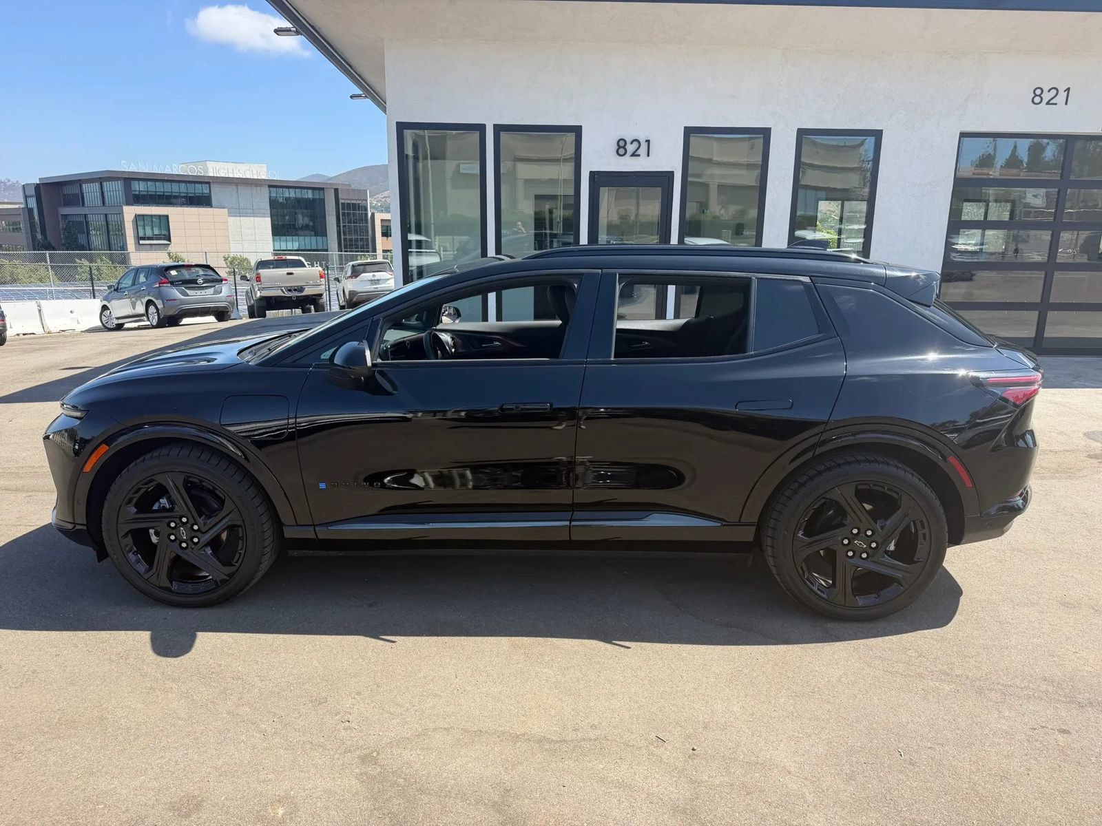 Used 2024 Chevrolet Equinox EV RS FWD image 8