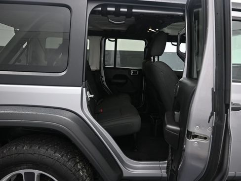 Used 2019 Jeep Wrangler Unlimited Sport w/ Technology Group AWD/4WD image 25