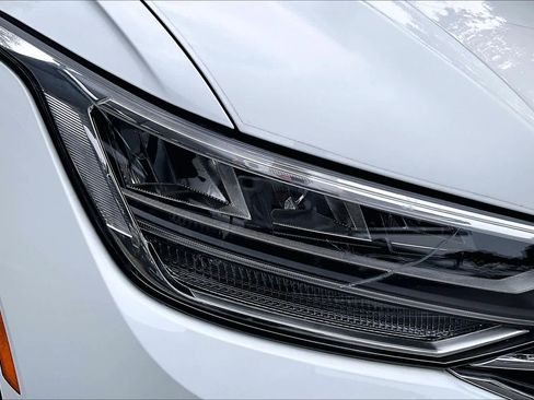 Certified 2022 Volkswagen Tiguan SE image 28