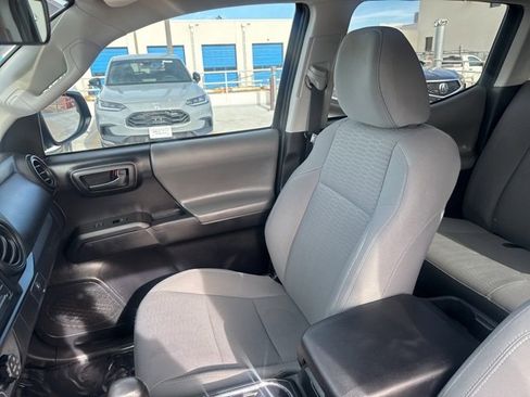 Used 2019 Toyota Tacoma SR image 14