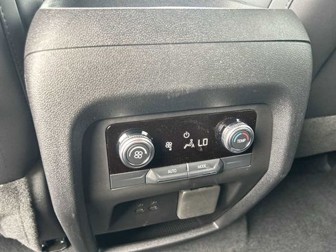 New 2025 GMC Acadia Elevation w/ Elevation Premium Package image 21