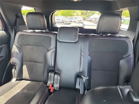 Certified 2018 Ford Explorer XLT w/ Equipment Group 202A image 14