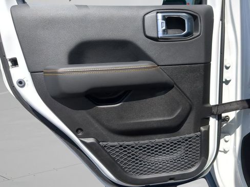 New 2025 Jeep Gladiator Sport image 17