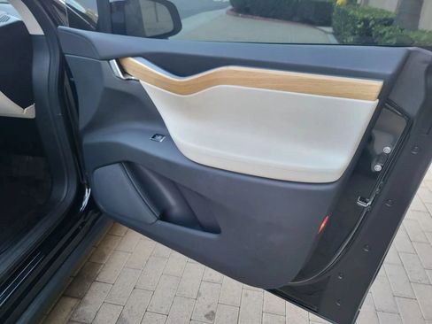 Used 2018 Tesla Model X 100D AWD/4WD image 32
