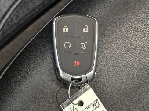 Used 2019 Cadillac XT4 Sport w/ Cold Weather Package FWD image 16