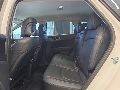 Certified 2025 Kia Sportage EX AWD/4WD image 39