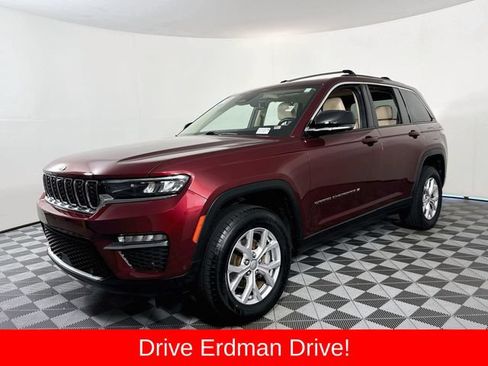 Used 2022 Jeep Grand Cherokee Limited w/ Luxury Tech Group II RWD image 3