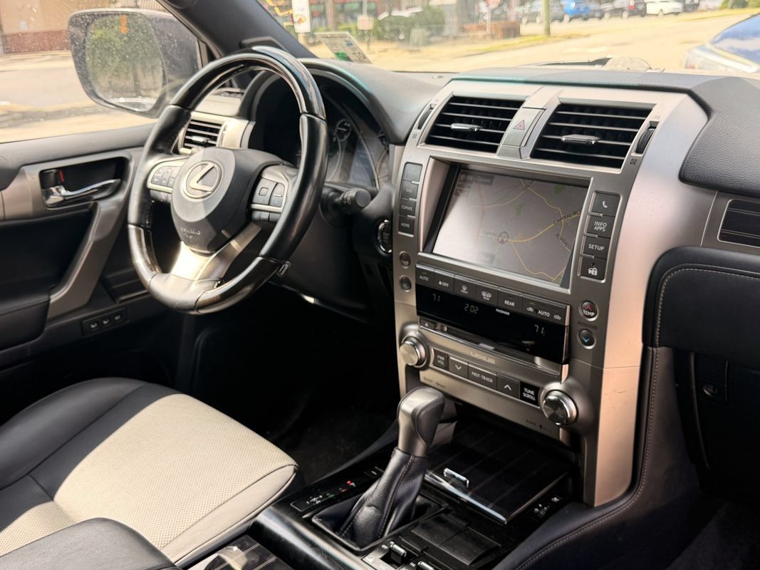Used 2021 Lexus GX 460 Premium w/ Premium Package AWD/4WD image 10