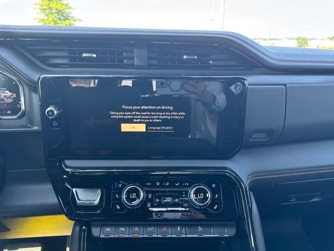 New 2026 GMC Sierra 1500 AT4 w/ AT4 Premium Package AWD/4WD image 23
