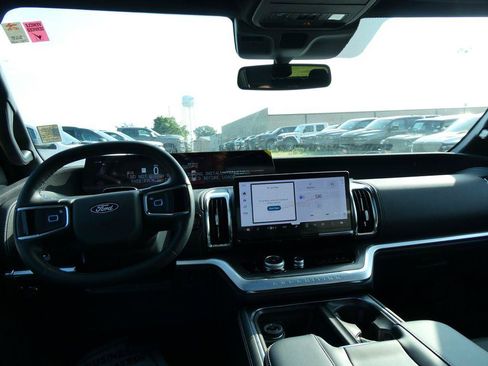 New 2027 Ford Expedition Platinum w/ Stealth Appearance Package AWD/4WD image 15