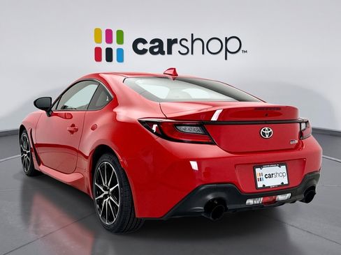 Used 2023 Toyota GR86 image 3