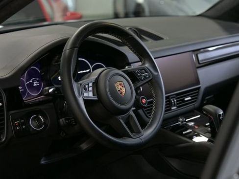 Used 2022 Porsche Cayenne Turbo GT AWD/4WD image 23