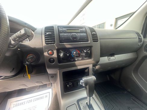 Used 2012 Nissan Pathfinder S image 14