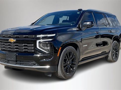 Used 2025 Chevrolet Tahoe High Country image 2