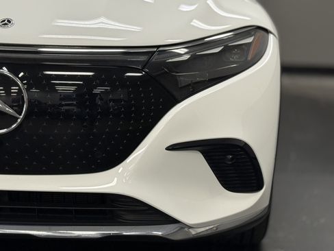 Used 2023 Mercedes-Benz EQS 450+ SUV image 7