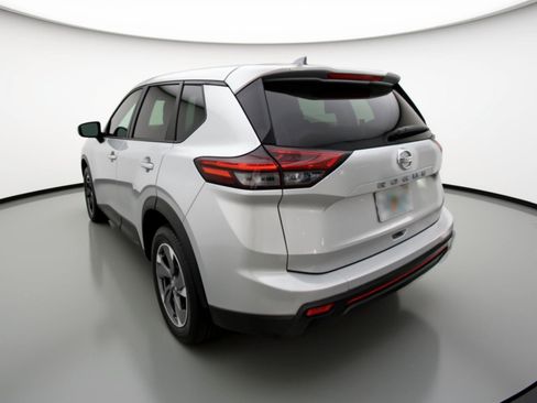 Used 2025 Nissan Rogue SV image 6