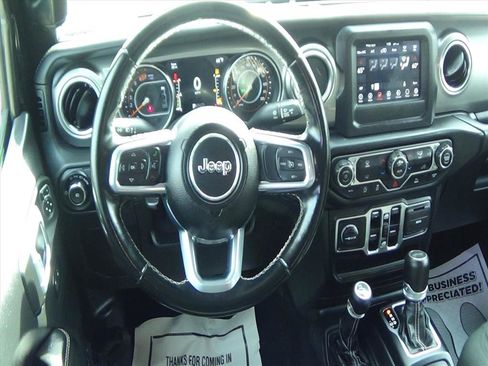 Used 2021 Jeep Wrangler Unlimited Sahara image 12