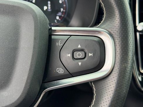 Used 2021 Volvo XC40 T5 R-Design w/ Advanced Package AWD/4WD image 19