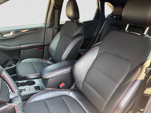 Used 2025 Ford Escape ST-Line w/ Tech Pack #1 FWD image 21