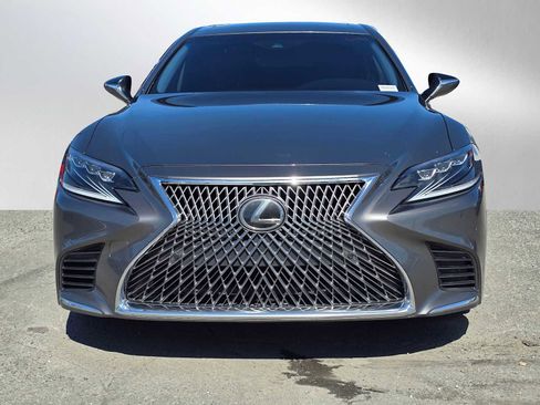 Used 2018 Lexus LS 500 w/ Accessory Package (Z2) image 2