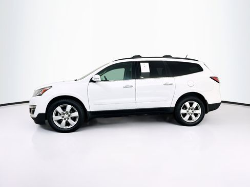 Used 2017 Chevrolet Traverse LT w/ Style and Technology Package AWD/4WD image 4