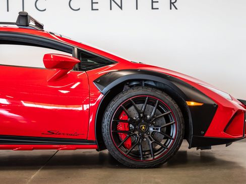 Used 2024 Lamborghini Huracan Sterrato AWD/4WD image 14
