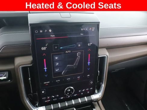 Used 2025 GMC Yukon Denali Ultimate w/ LPO, Floor Liner Package AWD/4WD image 5