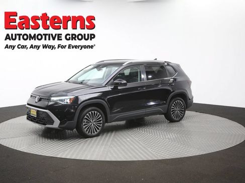 Used 2025 Volkswagen Taos SE FWD image 55