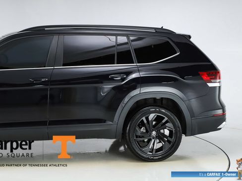 Used 2023 Volkswagen Atlas SE w/ Black Wheel Package FWD image 4