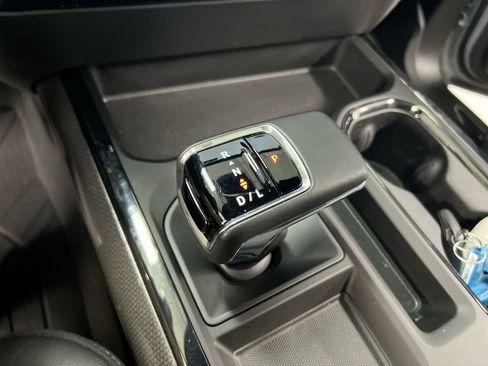 Used 2024 Chevrolet Silverado 1500 ZR2 w/ Technology Package image 18