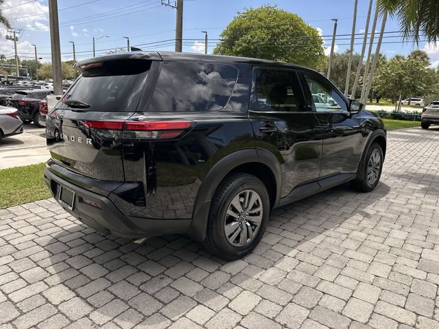 Used 2025 Nissan Pathfinder S FWD image 38
