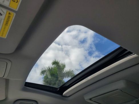 Used 2019 Honda Pilot Touring image 10