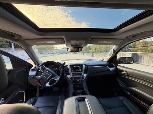 Used 2020 GMC Yukon XL SLT image 18