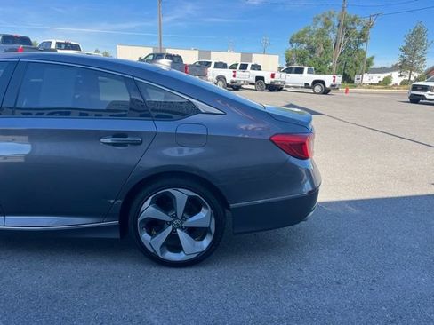 Used 2020 Honda Accord Touring image 8