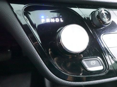 New 2026 Chrysler Pacifica Select w/ S Appearance Package FWD image 16