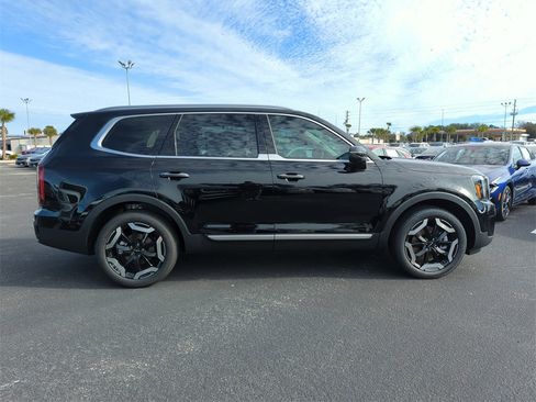 New 2025 Kia Telluride S image 9