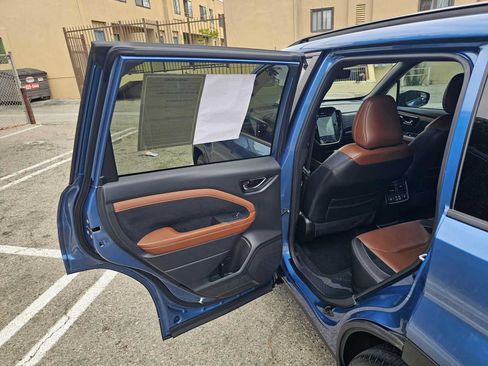 Certified 2025 Subaru Forester Touring w/ Popular Package - Touring AWD/4WD image 17