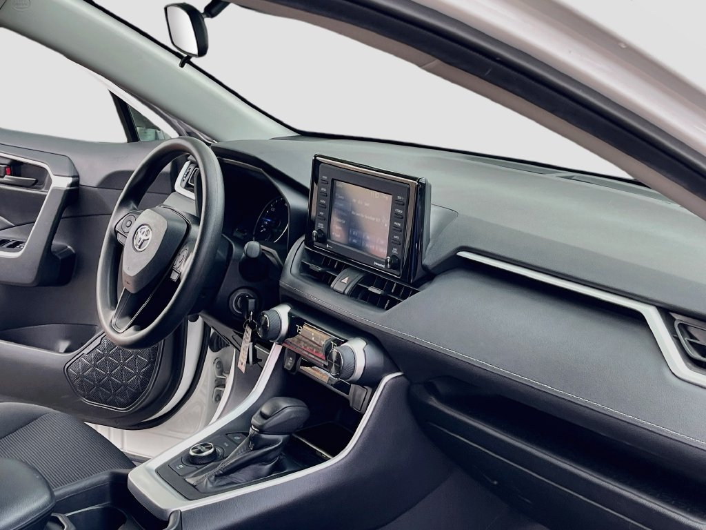 Used 2021 Toyota RAV4 LE AWD/4WD image 27